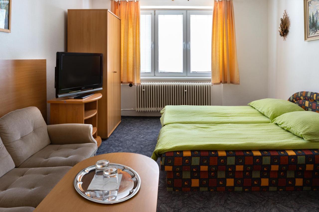 Penzion Rozalia Hotel Kosice Exterior photo